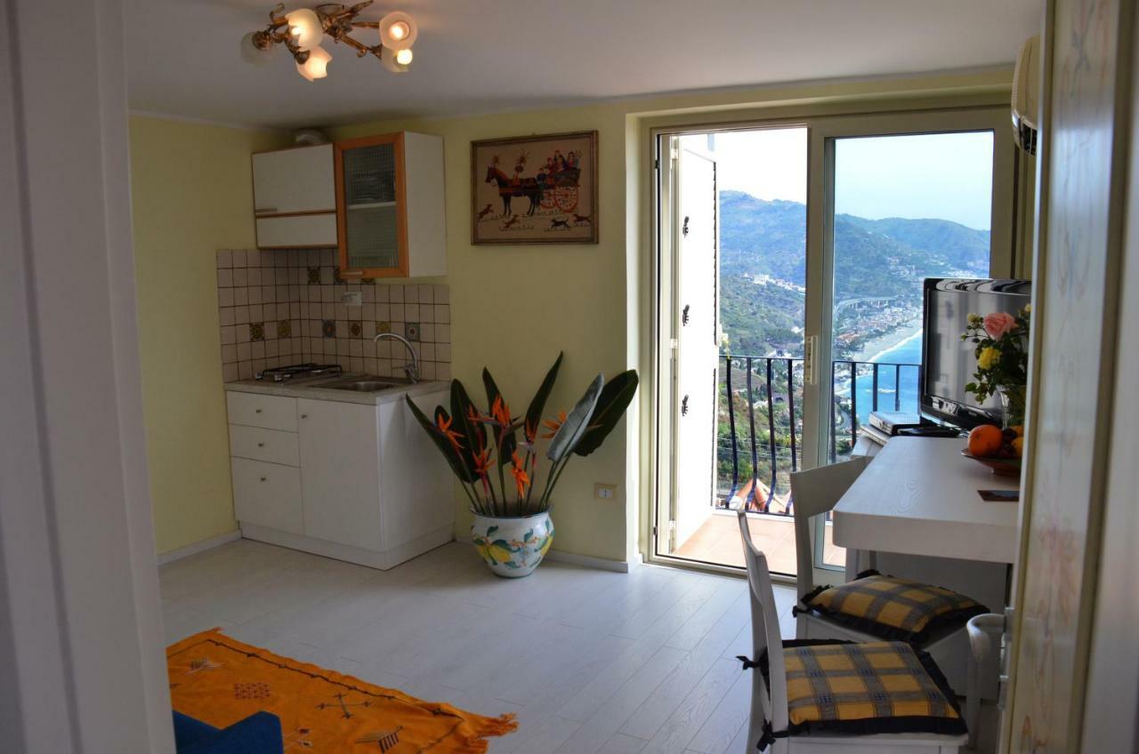 L'Attico Bed and Breakfast Taormina Eksteriør billede